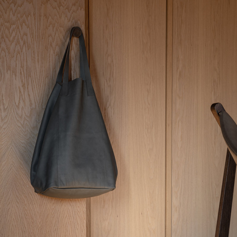 Die Mega-Totebag: Überschüssiges Leder - Schwarz - Mega