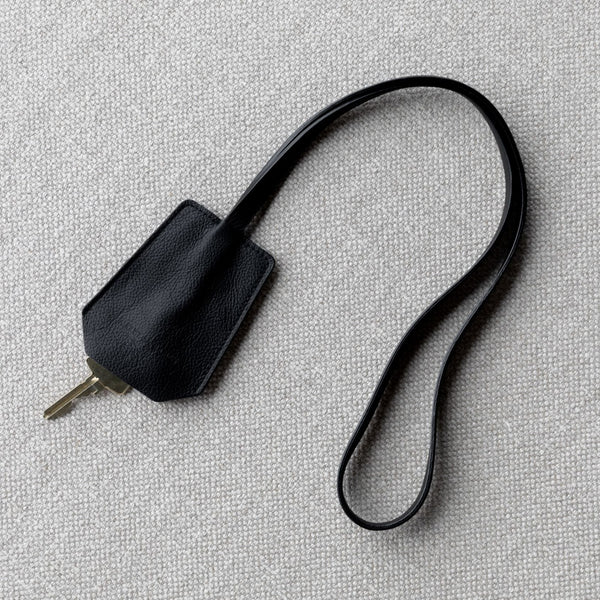 Der Schlüsselring: Überschüssiges Leder - Schwarz - Langer Riemen (45 cm)